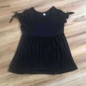 Old Navy Maternity Shirt with arm ties.